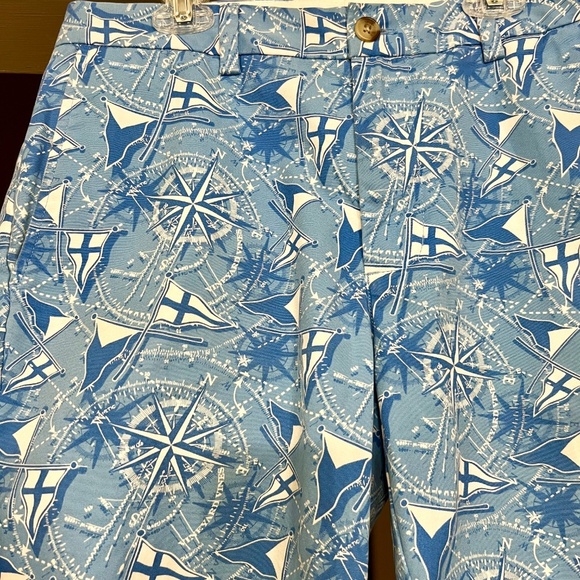 EUC Men's Vineyard Vines 9" Breaker Shorts Ocean Breeze Sailing Print Size 30 - Picture 2 of 3
